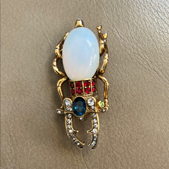 Joan Rivers Gold and White Insect Brooch with Opalescent Body - Picture 8 of 12